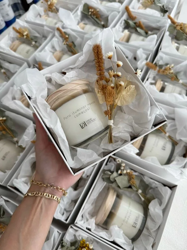 Read more about the article The Ultimate Guide to Scented Candles